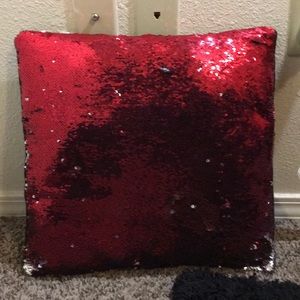 Color changing pillow